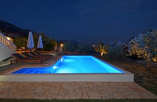 Kastel Sucurac Casa | Holiday Home Nevera