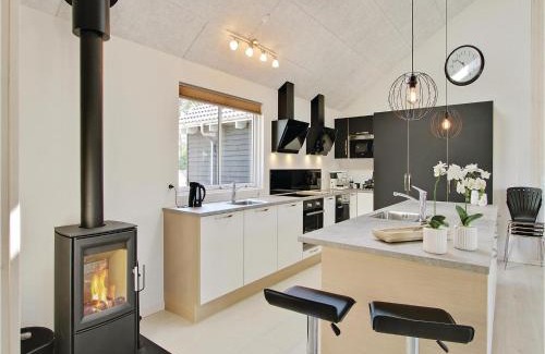 Bedegaard Casa | Holiday Home Nexø With Fireplace 04