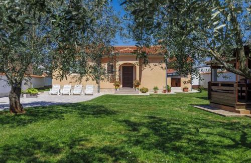Valbandon Casa | Holiday Home Nina by Interhome