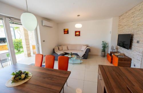 Turanj Casa | Holiday Home Nina