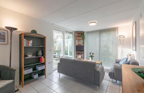 Sint Maartensvlotbrug Casa | Holiday Home near Dutch Beach with Pool