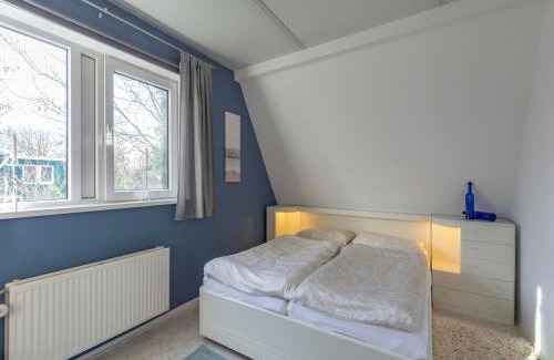Sint Maartensvlotbrug Casa | Holiday Home near Dutch Beach with Pool