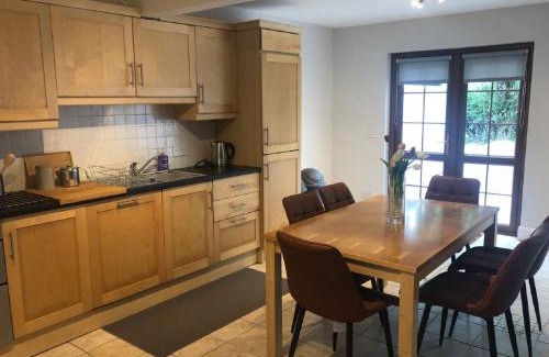 Terryglass Casa | Holiday Home Old Court Holiday Home-1 by Interhome