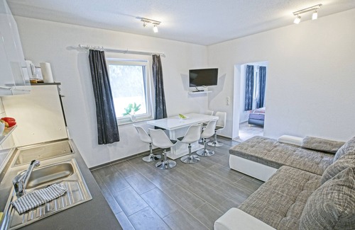 Monkebude Casa | Casa de vacaciones 'Ostseeferienhaus Nebengebäude' con terraza privada y Wi-Fi