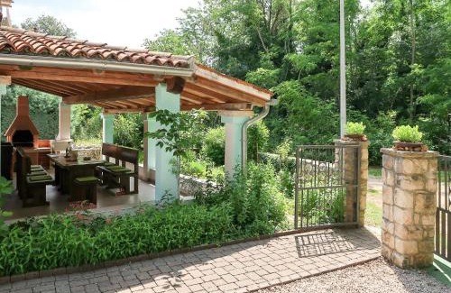 Martinski Casa | Holiday Home Paolici by Interhome