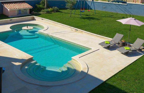Orihi Casa | Holiday Home Paus by Interhome