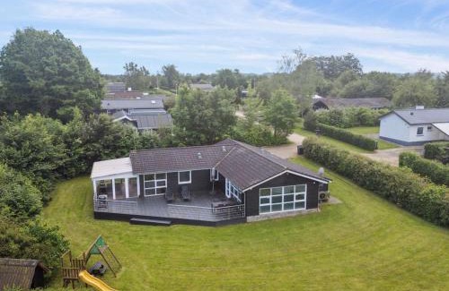 Hejlsminde Strand Casa | Holiday Home Peder - 950m from the sea by Interhome