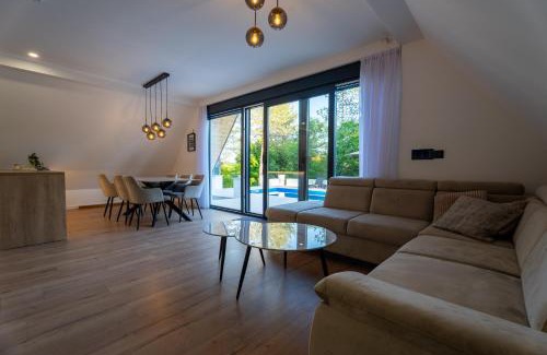 Trn Casa | Holiday home Pine nest