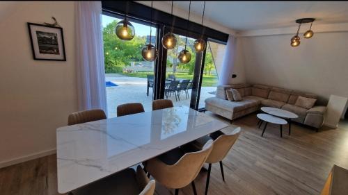 Trn Casa | Holiday home Pine nest