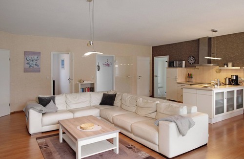 Bastorf Casa | Casa de vacaciones 'Poolhaus Am Leuchtturm' con terraza privada, jardín privado y Wi-Fi