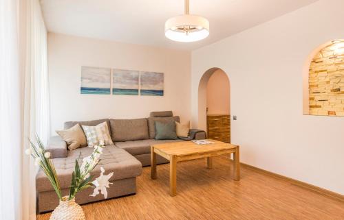 Jurmala Apartamento | Holiday Home - Prime Location - 200m Beach