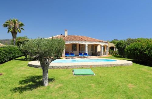 Costa Rei Casa | Holiday Home Rei Sole - REI315 by Interhome