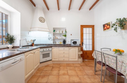 Navarres Casa | Casa de vacaciones 'Reme ' con piscina privada, Wi-Fi y aire acondicionado