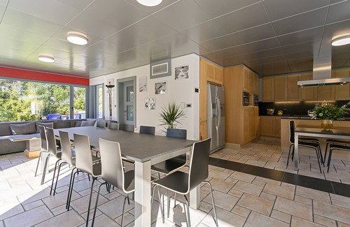 Lichtervelde Casa | Casa de vacaciones René en una propiedad grande y totalmente cerrada con bosque y estanque