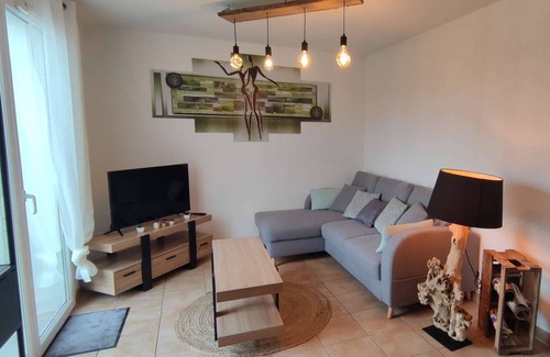 Homps Apartamento | Holiday home rental in HOMPS in a secure residence
