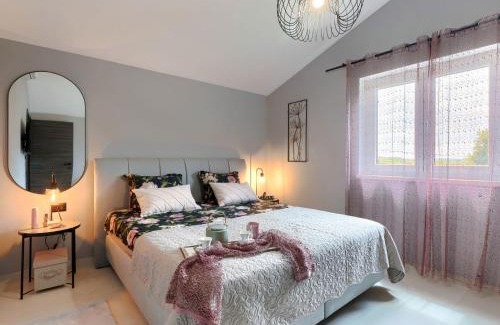 Karojba Casa | Holiday Home Rokvilla by Interhome