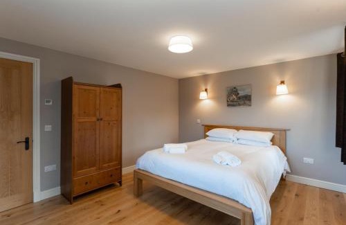 Inverarnie Casa | Holiday Home Rose Cottage by Interhome