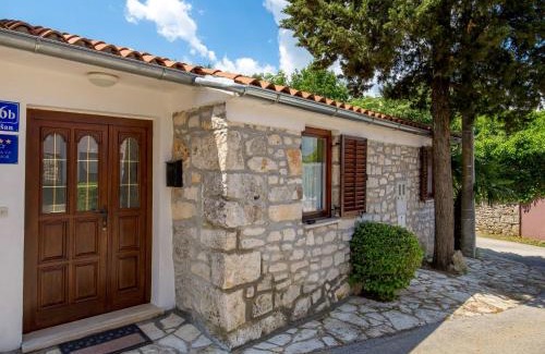 Krsan Casa | Holiday Home Rotonda by Interhome
