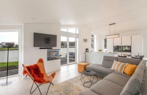 Wemeldinge Casa | Holiday Home Ruisweg 28 by Interhome