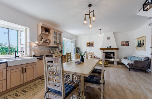 Crivac Casa | Holiday Home Rustic - Casa de vacaciones de 2 dormitorios con piscina privada