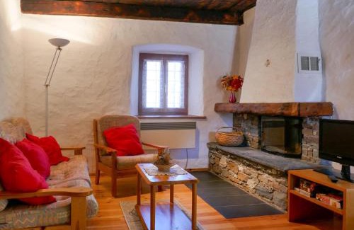 Blenio Casa | Holiday Home Rustico Stübii by Interhome