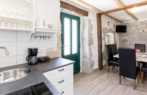 Sveta Jelena Casa | Holiday Home San Martino I by Interhome