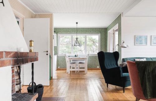 Stavsnas Casa | Holiday Home Smultronstället by Interhome