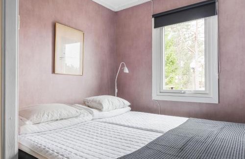 Stavsnas Casa | Holiday Home Smultronstället by Interhome