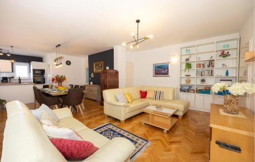Istok Casa | Holiday Home Stjepana Ivicevica I