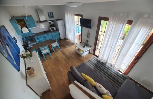 Mocanal Casa | Casa de vacaciones 'Sunset Hollidays Home' con jardín privado, balcón y Wi-Fi