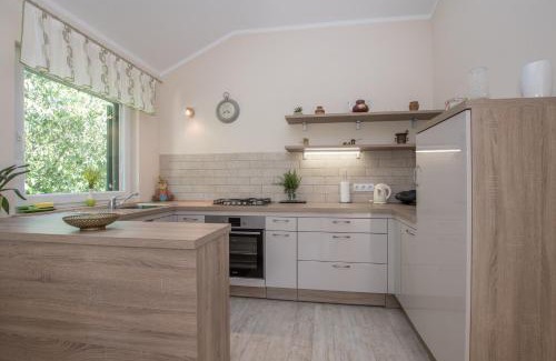 Kastel Casa | Holiday Home Suzana 1276