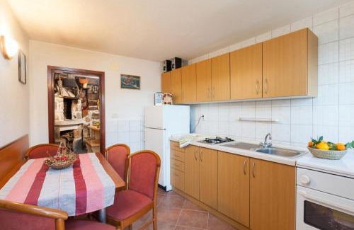 Zivogosce Casa | Holiday home Sweet Shelter with jacuzzi