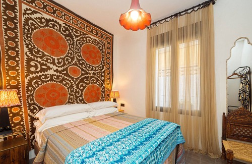 Aigues Casa | Holiday Home 'The 2 Rooms' with Private Terrace, Wi-Fi and Air Conditioning