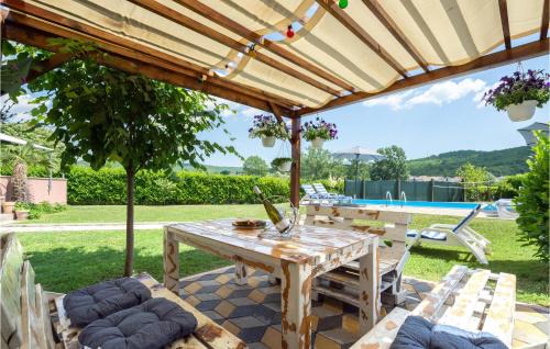 Trilj Casa | Holiday Home Trilj 85 With Outdoor Swimmingpool