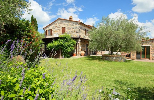 Radicofani Casa | Holiday Home Val d'Orcia by Interhome