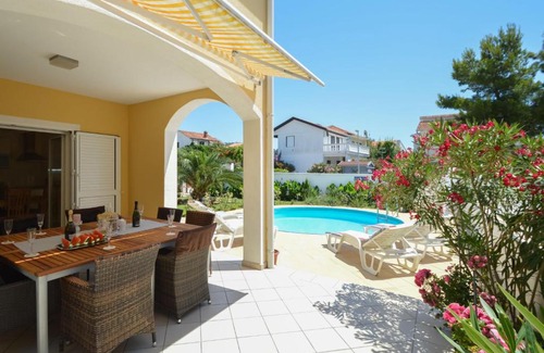 Tribunj Casa | Holiday Home Valdor by Interhome