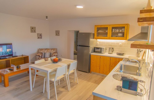 Andros Casa | Casa de vacaciones 'Varidi' con vistas a la montaña, Wi-Fi y aire acondicionado