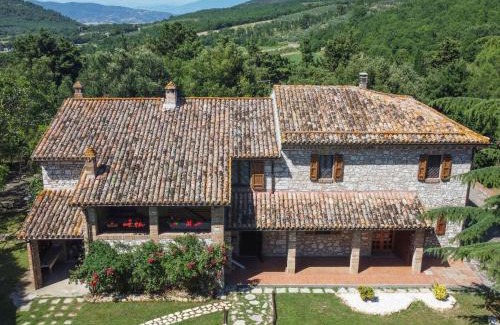 Massa Martana Casa | Holiday Home Vepres by Interhome