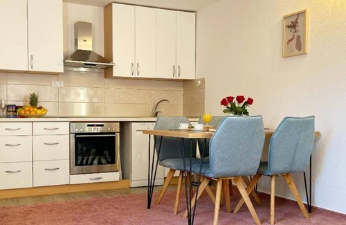 Banja Luka Casa | Holiday Home Vera - One Bedroom Apartment with Terrace and Garden