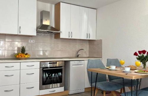 Banja Luka Casa | Holiday Home Vera - One Bedroom Apartment with Terrace and Garden
