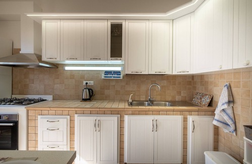 Punta Prosciutto Casa | Holiday Home 'Villa Dei Gelsi' with Private Garden, Wi-Fi and Air Conditioning
