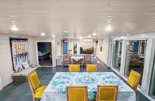 Isnas Casa | Holiday Home Villa blombacka by Interhome