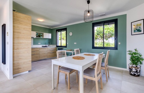 Sommieres Villa | Casa de vacaciones 'Villa Maryet' con terraza privada, Wi-Fi y aire acondicionado