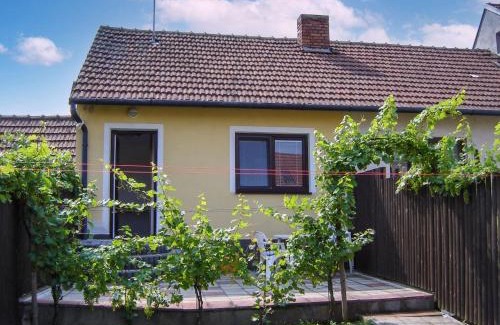 Dolni Bojanovice Casa | Holiday Home Vinarska by Interhome