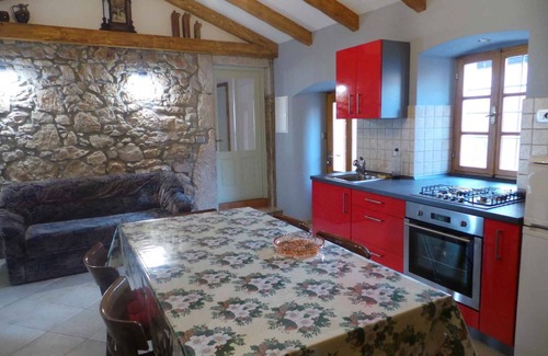 Mosenice Casa | Casa vacacional con barbacoa y vista al mar