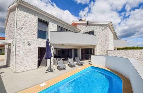 Tribunj Casa | Holiday Home West by Interhome