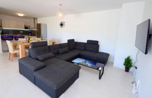 Tribunj Casa | Holiday Home West by Interhome