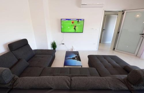 Tribunj Casa | Holiday Home West by Interhome