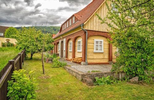Grossschoenau Apartamento | Holiday home Wiesenhäusel