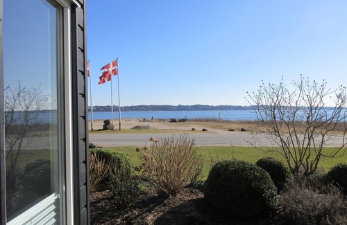 Ronbjerg Casa | Holiday home with panoramic views of the Limfjord and Legind Mountains.